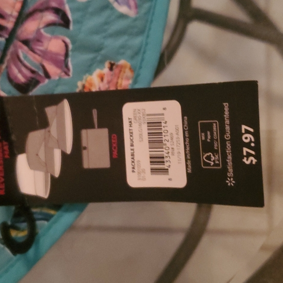 Hat - Picture 2 of 3